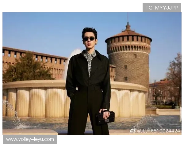 足球明星闪耀红毯 展现魅力与风采的完美瞬间 足球明星闪耀红毯 展现魅力与风采的完美瞬间