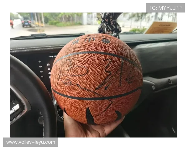 足球球星亲笔签名的市场价值分析及其收藏潜力探讨 足球球星亲笔签名的市场价值分析及其收藏潜力探讨